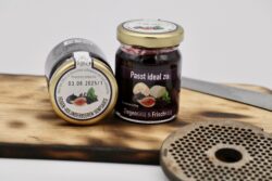 Feigen Holunderbeeren Senfsauce